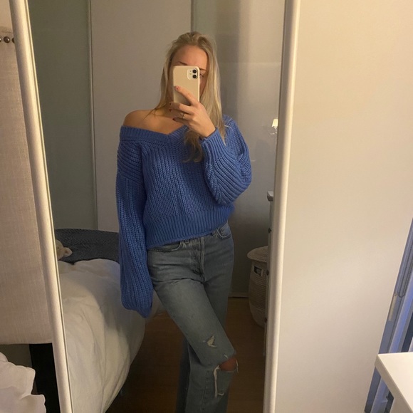 Blue Cable-knit Sweater - Picture 3 of 8